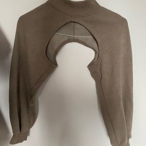 Zara, trendy sleeve-top!